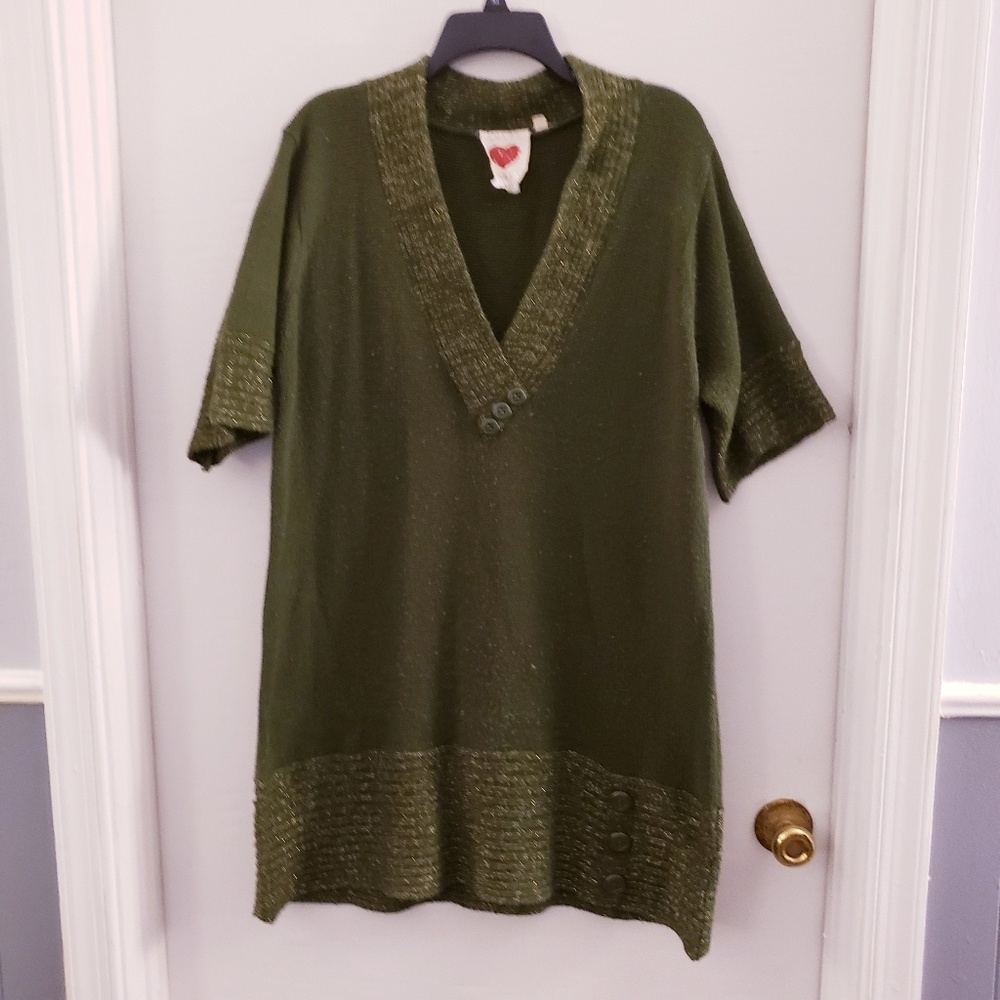 Green pull over sweater